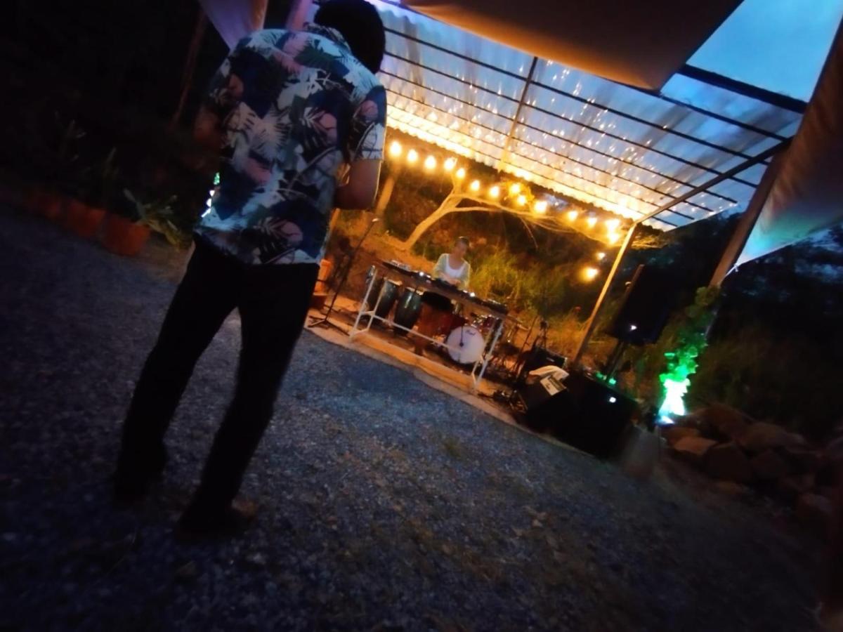 Nomad Hostal - Баричара Екстериор снимка