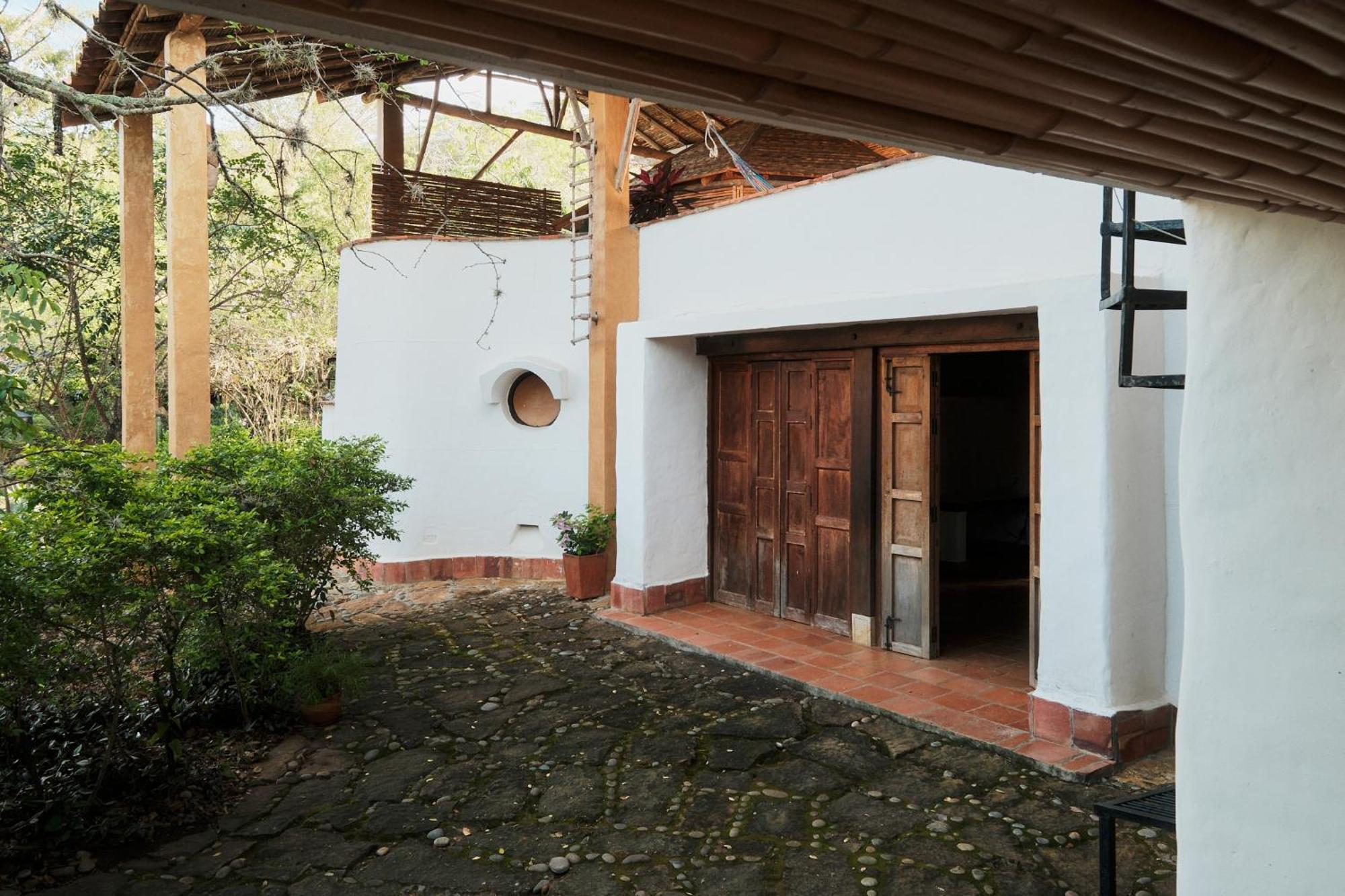 Nomad Hostal - Баричара Екстериор снимка