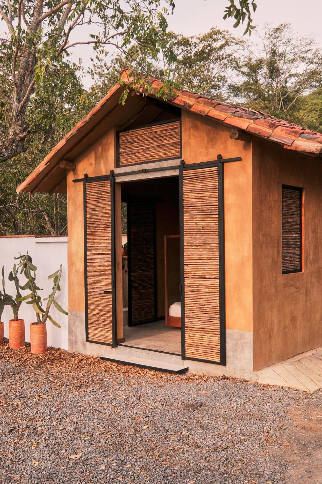 Nomad Hostal - Баричара Екстериор снимка